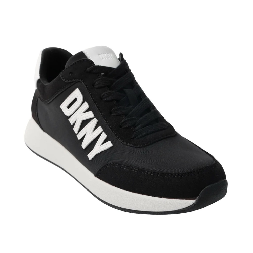 BNWT DKNY Women's Oaks Sneaker